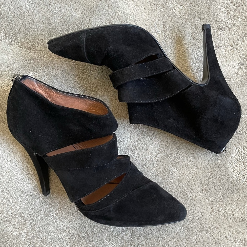 Sigerson Morrison Womens Black Suede Cut Out Strappy Pointed Toe Pumps Size 7.5
